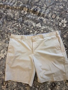Peter Millar Men’s Light Khaki Shorts